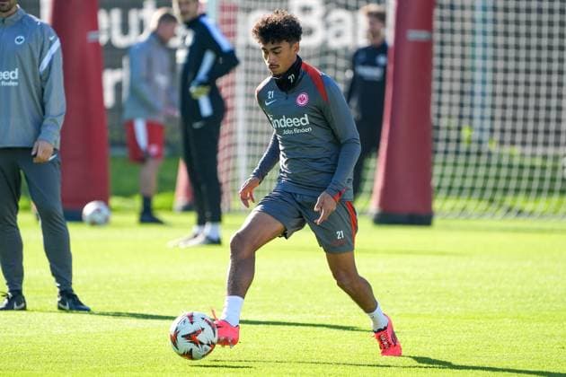 Nathaniel Brown (Eintracht Frankfurt, 21) - Frankfurt 23.10.2024: Eintracht Frankfurt Abschlusstraining vor der Europa League gegen Riga, Deutsche Bank Park, UEFA Europa League