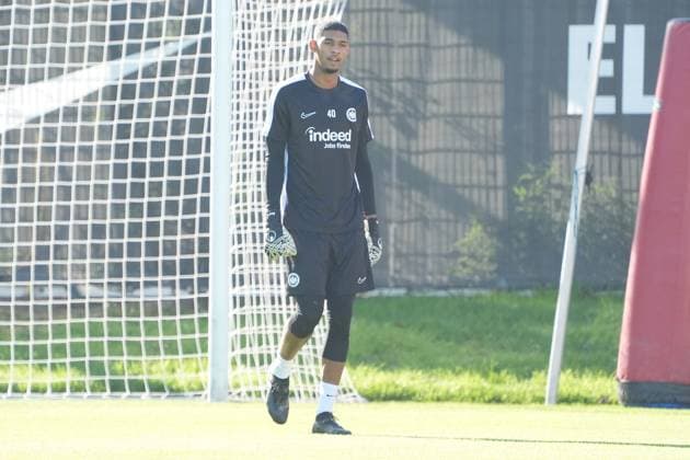 Torwart Kaua Santos (Eintracht Frankfurt, 40) - Frankfurt 23.10.2024: Eintracht Frankfurt Abschlusstraining vor der Europa League gegen Riga, Deutsche Bank Park, UEFA Europa League
