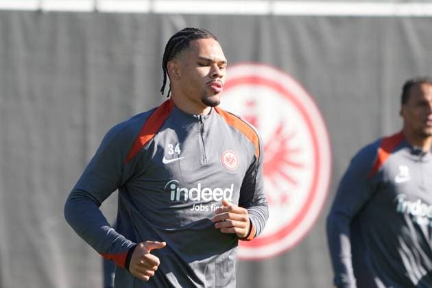 Nnamdi Collins (Eintracht Frankfurt, 34) - Frankfurt 23.10.2024: Eintracht Frankfurt Abschlusstraining vor der Europa League gegen Riga, Deutsche Bank Park, UEFA Europa League