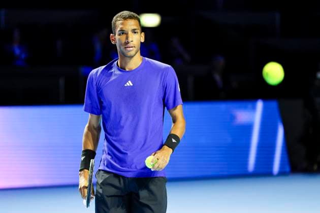 Felix Auger-Aliassime (CAN) , Tennis, Swiss Indoors ATP, Tennis Herren World Tour 500), 1 16 Finals Einzel, 2024, Felix Auger-Aliassime (CAN) vs. Sebastian Baez (ARG), 23.10.2024, St. Jakobshalle, Basel, Schweiz Basel St. Jakobshalle BS Schweiz Copyright: xGrantxHubbsx