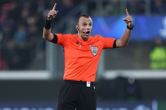 Referee Irfan Peljto gives instructions Atalanta v Celtic, UEFA Champions League, Group Stage, Football, Gewiss Stadium, Bergamo, Italy, 23 Oct 2024 EDITORIAL USE ONLY No use with unauthorised audio, video, data, fixture lists, club league logos or live services. Online in-match use limited to 120 images, no video emulation. No use in betting, games or single club league player publications. Copyright: xMarcoxCanoniero Shutterstockx 14801628af