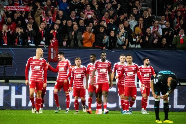 Joie des joueurs du Stade Brestois aprés le but de Pierre Lees-Melou (Stade Brestois) FOOTBALL : Stade Brestois vs Bayer Leverkusen - Ligue des Champions - 3ére Journée - 23 10 2024 BaptisteAutissier Panoramic 