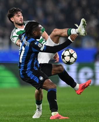 Mg Bergamo 23 10 2024 - Champions League Atalanta-Celtic foto Matteo Gribaudi Image nella foto: Ademola Lookman-Nicolas Kuhn 