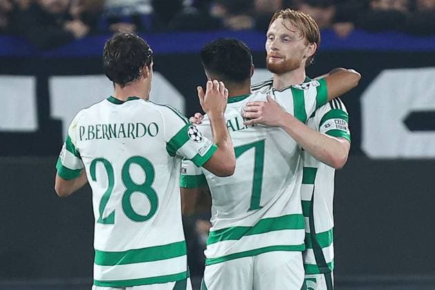 Paulo Bernardo (L), Luis Palma (centre) and Liam Scales of Celtic (R) at full-time Atalanta v Celtic, UEFA Champions League, Group Stage, Football, Gewiss Stadium, Bergamo, Italy, 23 Oct 2024 EDITORIAL USE ONLY No use with unauthorised audio, video, data, fixture lists, club league logos or live services. Online in-match use limited to 120 images, no video emulation. No use in betting, games or single club league player publications.  Copyright: xMarcoxCanoniero Shutterstockx 14801628cb