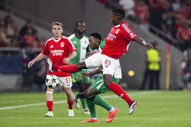 LISSABON - (l-r) Florentino of Benfica, Antoni Milambo of Feyenoord during the UEFA Champions League match between Benfica and Feyenoord at Estadio do Benfica on Oct. 23, 2024 in Lisbon, Portugal. ANP KOEN VAN WEEL UEFA Champions League 2024 25 League Phase MD3 2024 25 xVIxANPxSportx xxANPxIVx 511651437 originalFilename: 511651437.jpg