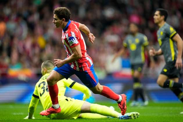 Atletico de Madrid v LOSC Lille - UEFA Champions League 2024 25 League Phase MD3 Julian Alvarez centre-forward of Atletico de Madrid and Argentina celebrates after scoring his sides first goal during the UEFA Champions League 2024 25 League Phase MD3 match between Atletico de Madrid and LOSC Lille at Riyadh Air Metropolitano on October 23, 2024 in Madrid, Spain. Madrid Spain  Copyright: xJosexBretonx originalFilename:bretonhernandez-atletico241023_npkxd.jpg