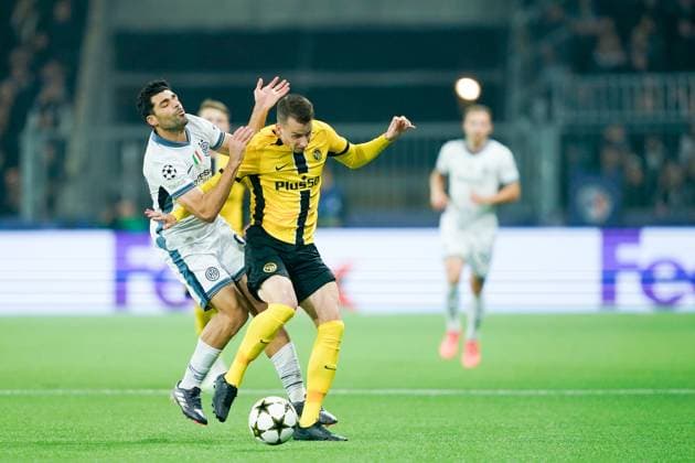 Bern, Switzerland, October 23rd 2024: Mehdi Taremi (99 Inter) and Sandro Lauper (30 Young Boys) battle for the ball (duel) during the UEFA Champions League football match between BSC Young Boys and FC Internazionale at Wankdorf Stadion in Bern, Switzerland. (Daniela Porcelli SPP) Copyright: xDanielaxPorcellix xSPPx spp-en-DaPoSp-20241023-_DP17583