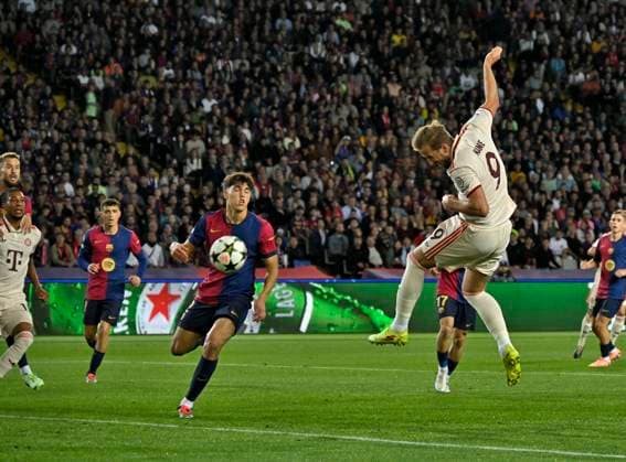 23.10.2024, Fussball UEFA Champions League 2024 2025, 3.Spieltag, FC Barcelona, Barca - FC Bayern München, im Estadi Olimpic Lluis Companys (Barcelona). Das 1:1 von Harry Kane (FC Bayern München) wird anulliert