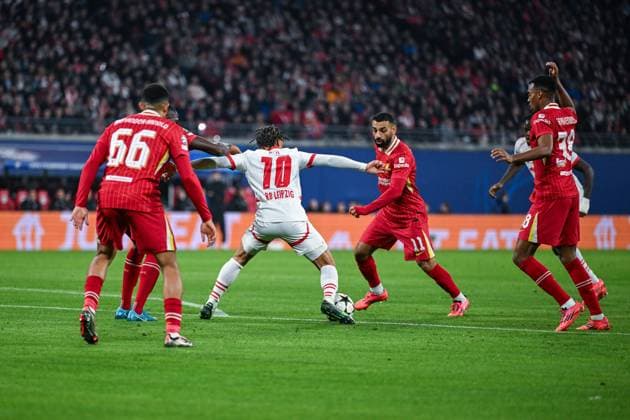 23.10.2024, Fussball, Champions League, 3. Spieltag, Saison 2024 2025, RB Leipzig - Liverpool FC, Trent Alexander-Arnold (FC Liverpool), Xavi Simons (RB Leipzig), Mohamed Salah (FC Liverpool), xRHR-FOTO TKx Copyright: RHR-FOTOx RHR-FOTO TK