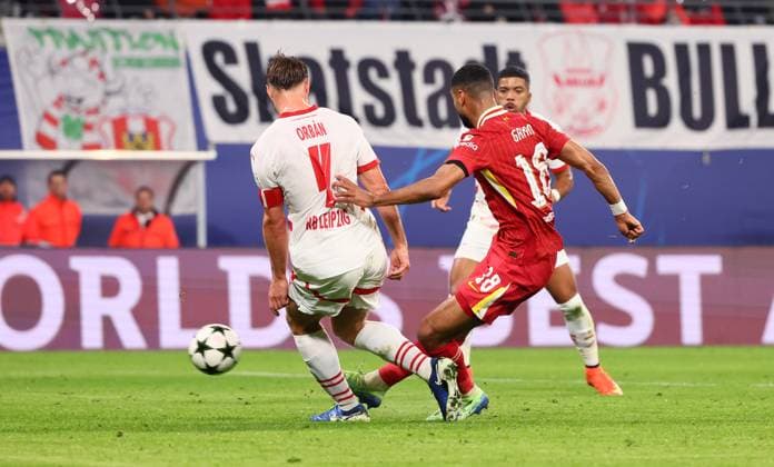 RB Leipzig - Liverpool Champions League Leipzig, 23.10.2024, Red Bull Arena, Fußball, UEFA Champions League, 3. Spieltag , RB Leipzig vs. FC Liverpool , Im Bild: Torchance für Liverpool. Willi Orban (4, RB Leipzig), Cody Gakpo (18, Liverpool). , Nur zur redaktionellen Nutzung. Only editorial use. , UEFA regulations prohibit any use of photographs as image sequences and or quasi-video. ,