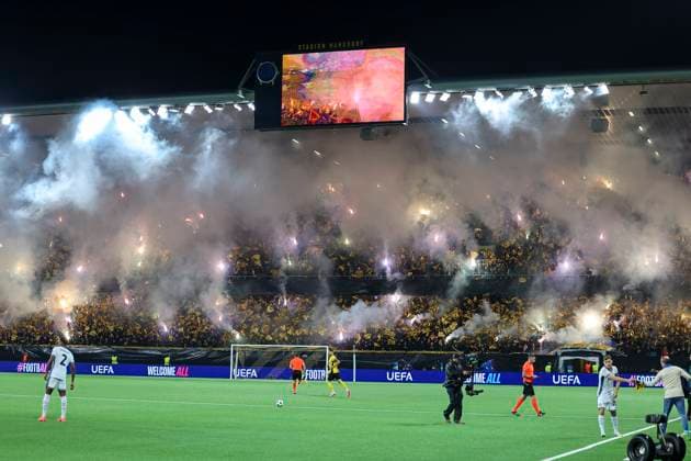 Fans BSC Young Boys , Fussball, UEFA Champions League, 3. Spieltag, 2024 2025, Young Boys Bern vs. Inter Mailand, 23.10.2024, Stadion Wankdorf, Bern, Schweiz Bern Stadion Wankdorf Kanton Bern Schweiz Copyright: xGrantxHubbsx