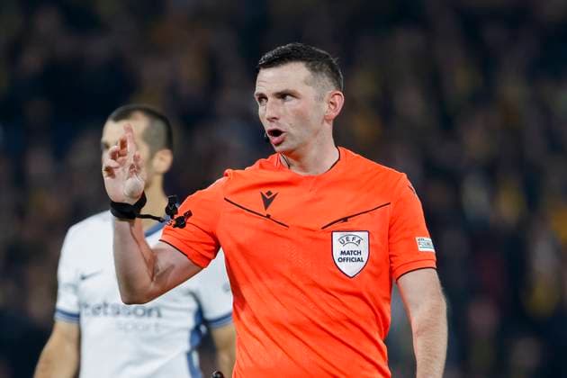 Schiedsrichter Michael Oliver , Fussball, UEFA Champions League, 3. Spieltag, 2024 2025, Young Boys Bern vs. Inter Mailand, 23.10.2024, Stadion Wankdorf, Bern, Schweiz Bern Stadion Wankdorf Kanton Bern Schweiz Copyright: xGrantxHubbsx