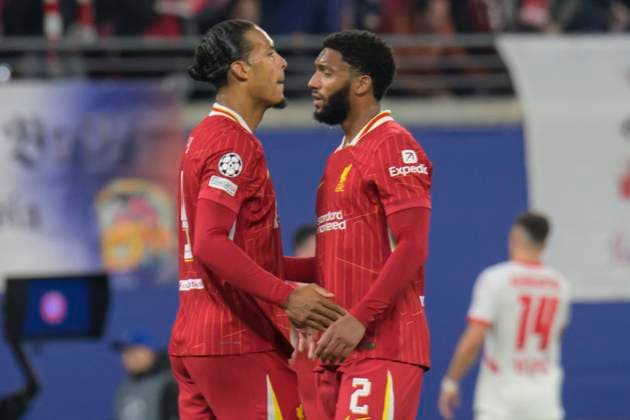 GER, Sachsen, Leipzig, Champions League RB Leipzig gegen FC Liverpool, CHL, UCL, Spieltag, Spielzeit 2024 2025, RB Arena, v.l. im Bild: Virgil van Dijk (FC Liverpool - 09), Joe Gomez (FC Liverpool - 09), Endstand 0:1, 23.10.2024, Copyright: HMBxMedia UwexKoch