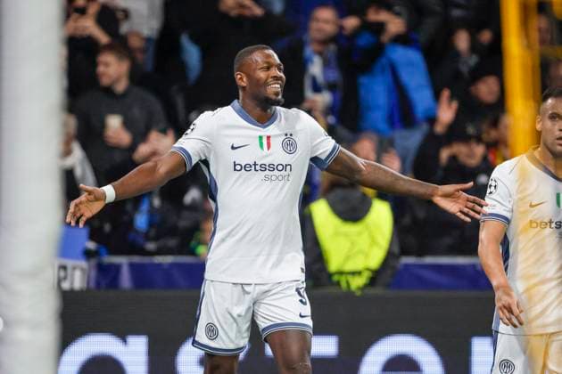 Torjubel bei Marcus Thuram (Inter Mailand, 09) nach seinem Tor zum 0:1 , Fussball, UEFA Champions League, 3. Spieltag, 2024 2025, Young Boys Bern vs. Inter Mailand, 23.10.2024, Stadion Wankdorf, Bern, Schweiz Bern Stadion Wankdorf Kanton Bern Schweiz Copyright: xGrantxHubbsx