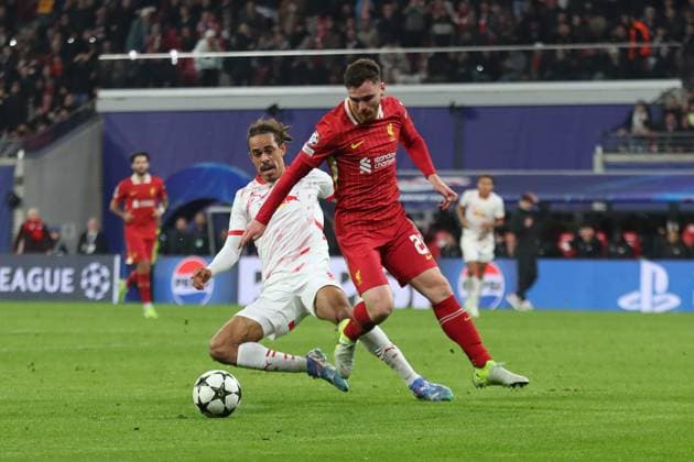 UEFA Champions League: RB Leipzig vs. FC Liverpool, 23.10.24 Yussuf Poulsen (9, RB Leipzig) gegen Andy Robertson (26, FC Liverpool). Fussball, UEFA Champions League, Saison 2024 2025: RB Leipzig vs. FC Liverpool am 23.10.24 in der Red Bull Arena, Leipzig. Copyright: xBEAUTIFULxSPORTS JanxKaeferx