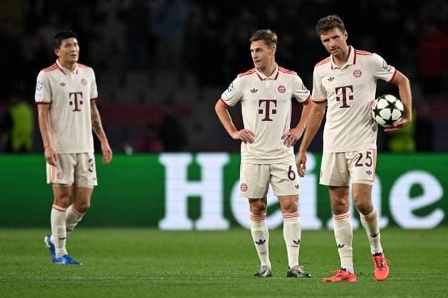 Barcelona, Estadi Olimpic Lluis Companys, 23.10.24, GER, Herren, UEFA Champions League, Saison 2024-2025, FC Barcelona, Barca - FC Bayern Muenchen Bild: v.li. Min-Jae KIM (Muenchen), Joshua KIMMICH (Muenchen) und Thomas MUELLER (Muenchen) Only for editorial use! UEFA regulations prohibit any use of photographs as image sequences and or quasi-video. Katalonien Spanien