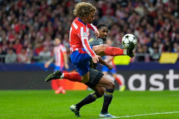 Atletico de Madrid vs LOSC Lille Antoine Griezmann of Atletico de Madrid and Alexsandro of LOSC Lille during Atletico de Madrid vs LOSC Lille at Riyadh Air Metropolitano on October 23rd 2024 EDITORIAL USE ONLY Copyright: xx Senis-Cebolla ALFAQUIx 0775048942st