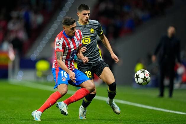 Nahuel Molina of Atletico de Madrid and Matias Fernandez-Pardo of LOSC Lille Atletico de Madrid v LOSC Lille, UEFA Champios League match, date 3. Football, Riyadh Air Metropolitano Stadium, Madrid, Spain - 23 Oct 2024 Editorial use only  Copyright: xPressinphoto Shutterstockx 14811648z