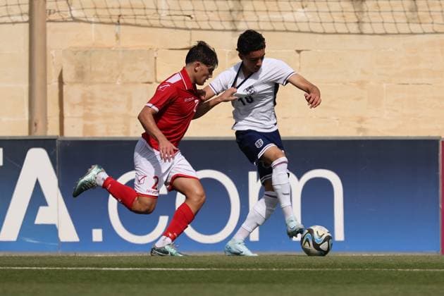 TA™ QALI, MALTA - OCTOBER 24: Luca Williams-Barnet (R) of England is in action during the UEFA European Under-17 Championship 2025 Group 1 qualifying soccer match between England and Malta at the Centenary Stadium, Ta™ Qali, Malta on October 24, 2024. England v Malta - Under-17 Championship UEFA Qualifying 2025 UEFA_U17_QLFY_25