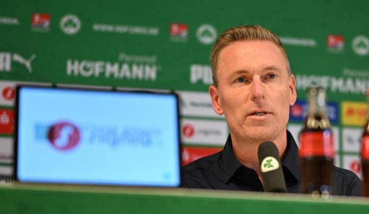 24.10.2024 - SpVgg Greuther Fürth Fuerth - Saison 2024 2025 - Medientermin Pressetermin Pressekonferenz im Vorfeld des Ligaspiels gegen den FC Schalke 04 - - xwoxzix - Leonhard Leo Haas ( Trainer SpVgg Greuther Fürth )