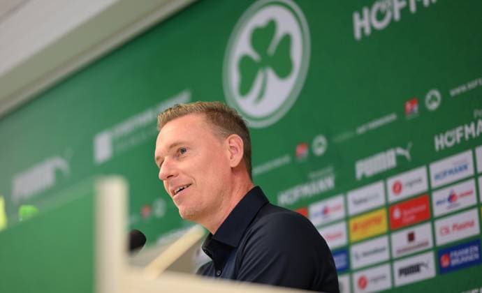 24.10.2024 - SpVgg Greuther Fürth Fuerth - Saison 2024 2025 - Medientermin Pressetermin Pressekonferenz im Vorfeld des Ligaspiels gegen den FC Schalke 04 - - xwoxzix - Leonhard Leo Haas ( Trainer SpVgg Greuther Fürth )