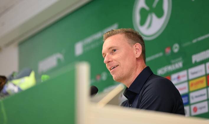 24.10.2024 - SpVgg Greuther Fürth Fuerth - Saison 2024 2025 - Medientermin Pressetermin Pressekonferenz im Vorfeld des Ligaspiels gegen den FC Schalke 04 - - xwoxzix - Leonhard Leo Haas ( Trainer SpVgg Greuther Fürth )