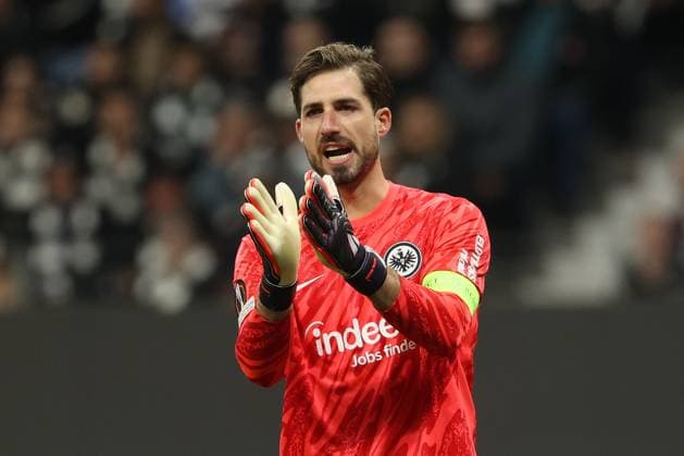 2024.10.24 UEFA Europa League phase Matchday 3 Eintracht Frankfurt - Rigas FS v.l., goalkeeper, Torwart Kevin Trapp (Eintracht Frankfurt) gibt Anweisungen, gestikuliert, mit den Armen gestikulieren gives instructions, gesticulate. (DFL DFB REGULATIONS PROHIBIT ANY USE OF PHOTOGRAPHS as IMAGE SEQUENCES and or QUASI-VIDEO) Copyright: JoaquimxFerreira