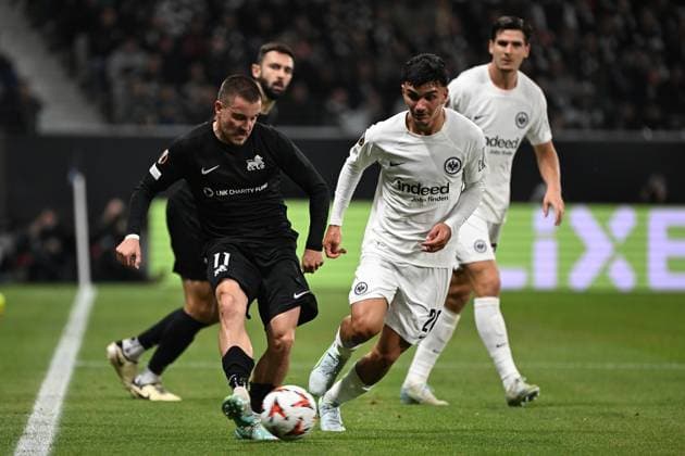 24.10.2024, xjhx, Fussball UEFA Europa League, Eintracht Frankfurt - Rigas Futbola Skola emspor, v.l. Robert Savalnieks (Rigas Futbola Skola RFS) Can Uzun (Eintracht Frankfurt) Zweikampf, Aktion, action, battle for the ball (DFL DFB REGULATIONS PROHIBIT ANY USE OF PHOTOGRAPHS as IMAGE SEQUENCES and or QUASI-VIDEO) Frankfurt am Main