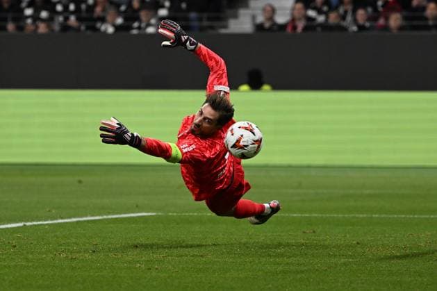 24.10.2024, xjhx, Fussball UEFA Europa League, Eintracht Frankfurt - Rigas Futbola Skola emspor, v.l. Kevin Trapp (Eintracht Frankfurt) (DFL DFB REGULATIONS PROHIBIT ANY USE OF PHOTOGRAPHS as IMAGE SEQUENCES and or QUASI-VIDEO) Frankfurt am Main