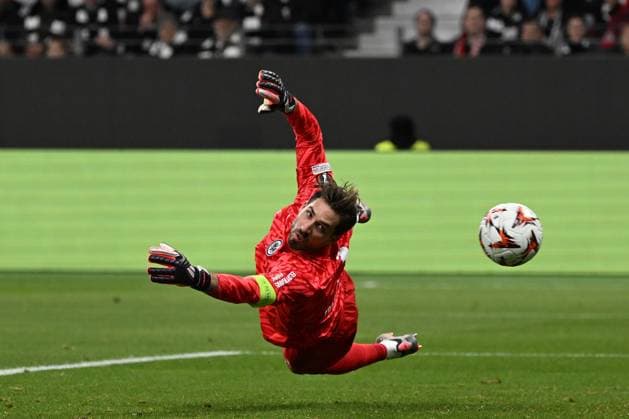 24.10.2024, xjhx, Fussball UEFA Europa League, Eintracht Frankfurt - Rigas Futbola Skola emspor, v.l. Kevin Trapp (Eintracht Frankfurt) (DFL DFB REGULATIONS PROHIBIT ANY USE OF PHOTOGRAPHS as IMAGE SEQUENCES and or QUASI-VIDEO) Frankfurt am Main