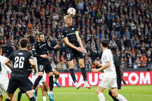 Ziga Lipuscek (Rigas Futbola Skola, 43) beim Kopfball , Fussball, UEFA Europa League, 3. Spieltag, 2024 2025, Eintracht Frankfurt vs. Rigas Futbola Skola, 24.10.2024, Frankfurt Stadion, Frankfurt am Main, Deutschland Frankfurt am Main Frankfurt Stadion Hessen Deutschland Copyright: xGrantxHubbsx