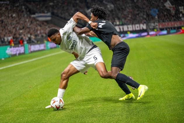 Aurele Amenda (Eintracht Frankfurt) Cedric Kouadio (Rigas FS) im Kampf um den Ball, UEFA Europa League 2024 25 League Phase MD3, Eintracht Frankfurt v FC RFS, Deutsche Bank Park, 24.10.2024, Frankfurt am Main, Deutschland. not used in POL SRB CRO FRA GBR NED ITA USA Defodi-747_WD1_7770
