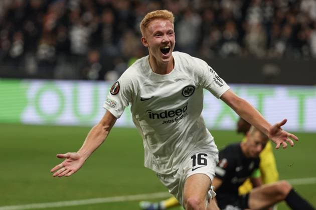 UEFA Europa League - Eintracht Frankfurt - Rigas FS am 24.10.2024 im Deutsche Bank Park in Frankfurt Jubel, Torjubel, Torschuetze, Torschütze Hugo Larsson (Frankfurt 16) jubelt nach seinem Tor zum 1 zu 0