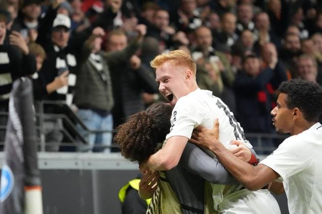 celebrate the goal, Torjubel zum 1:0 Hugo Larsson (Eintracht Frankfurt, 16) - Frankfurt 24.10.2024: Eintracht Frankfurt va. Riga FS, Deutsche Bank Park, UEFA Europa League