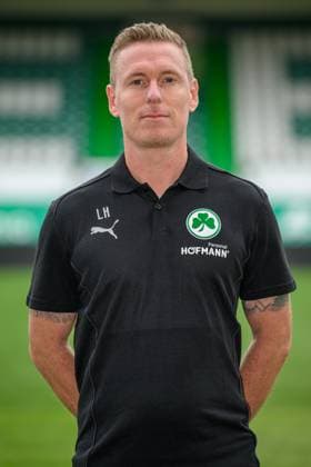 24.10.2024 - SpVgg Greuther Fürth ( Kleeblatt Spielvereinigung ) - 2. Fussball Bundesliga - Saison 2024 2025 - Fototermin Porträttermin Vorstellung Präsentation Pressetermin - - Einzelbild Einzelfoto Portrait Porträt Kopfbild - Leonhard Leo Haas ( Trainer SpVgg Greuther Fürth )