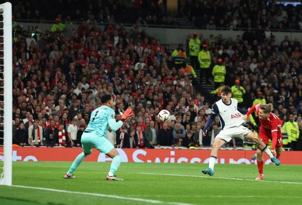 London, England, 24th October 2024. Mikey Moore of Tottenham Hotspur has a chance on goal but fails to score during the UEFA Europa League match at the Tottenham Hotspur Stadium, London. Picture credit should read: Paul Terry Sportimage EDITORIAL USE ONLY. No use with unauthorised audio, video, data, fixture lists, club league logos or live services. Online in-match use limited to 120 images, no video emulation. No use in betting, games or single club league player publications. SPI-3406-0006