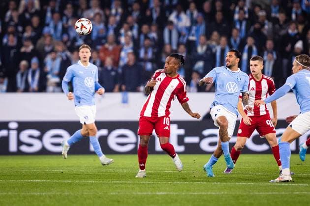 MALMÖ FF - OLYMPIACOS FC Sergio Pena of Malmö FF and Gelson Martins of Olympiacos during the UEFA Europa League, league stage match between Malmö FF and Olympiacos FC. Eleda Stadion, Malmo, Sweden, October 24, 2024. Photo by Branislav Racko Copyright: xx 080A1791