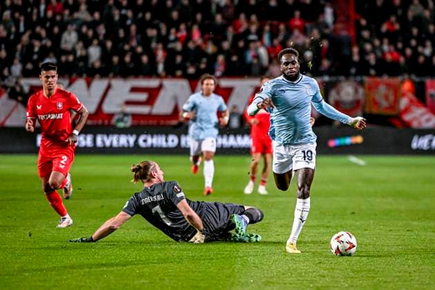 FC Twente goalkeeper Lars Unnerstall, Lazio forwarder Boulaye Dia, during the match Twente - Lazio at the Grolsch Veste for the UEFA Europa League - League phase - Matchday 3 season 2024-2025 in ENSCHEDE, Netherlands on 24 oktober 2024, (photo by Stefan Koops EYE4images DeFodi Images) not used in POL SRB CRO FRA GBR NED ITA USA Defodi-746_196776