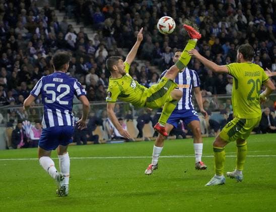 PRT, UEFA Europa League, FC Porto vs Hoffenheim 24.10.2024, Estadio Do Dragao, Porto, PRT, UEFA Europa League, FC Porto vs Hoffenheim , im Bild Fallrückzieher von Andrej Kramaric (Hoffenheim)