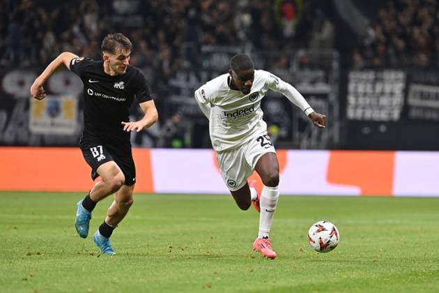 24.10.2024, xjrdrx, Fussball UEFA Europa League, Eintracht Frankfurt - Rigas Futbola Skola emspor, v.l. Adam Markhiyev (Rigas Futbola Skola RFS) Niels Nkounkou (Eintracht Frankfurt) Zweikampf, Aktion, action, battle for the ball (DFL DFB REGULATIONS PROHIBIT ANY USE OF PHOTOGRAPHS as IMAGE SEQUENCES and or QUASI-VIDEO) Frankfurt am Main