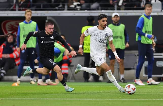 24.10.2024, Fussball UEFA Europa League, Eintracht Frankfurt - FC Riga FS RFS, emonline, emspor, v.l., Roberts Savalnieks (FK RFS), Omar Marmoush (Eintracht Frankfurt) DFL DFB REGULATIONS PROHIBIT ANY USE OF PHOTOGRAPHS AS IMAGE SEQUENCES AND OR QUASI-VIDEO. xdcx Copyright: HMBxMedia