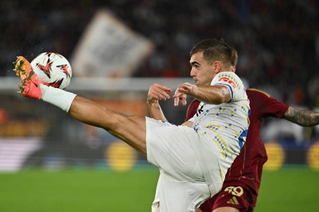 Kostyantyn Vivcharenko of Dynamo Kyiv in action during the UEFA Europa League 2024 25 League Phase MD3 match between A.S. Roma and Dynamo Kyiv at Olympic Stadium on October 24, 2024 in Rome, Italy.  Copyright: xDomenicoxCippitelli IPAxSportx x xx IPA_50919569 IPA_Agency_IPA50919569