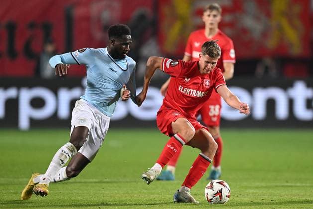 ENSCHEDE - (l-r), Boulaye Dia of SS Lazio, Gijs Besselink of FC Twente during the UEFA Europa League match between FC Twente and S.S. Lazio Roma at Stadion De Grolsch Veste on Oct. 24, 2024 in Enschede, Netherlands. ANP Hollandse Hoogte UEFA Europa League 2024 25 League Phase MD3 2024 25 xVIxANPxSportx xGerritxvanxKeulenxIVx 511751762 originalFilename: 511751762.jpg
