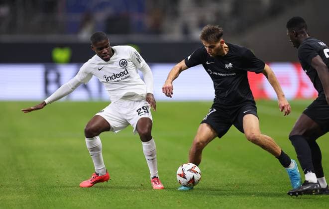 24.10.2024, Fussball UEFA Europa League, Eintracht Frankfurt - FC Riga FS RFS, emonline, emspor, v.l., Niels Nkounkou (Eintracht Frankfurt), Adam Markhiyev (FK RFS) DFL DFB REGULATIONS PROHIBIT ANY USE OF PHOTOGRAPHS AS IMAGE SEQUENCES AND OR QUASI-VIDEO. xdcx Copyright: HMBxMedia