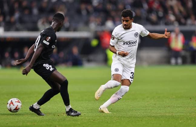 24.10.2024, Fussball UEFA Europa League, Eintracht Frankfurt - FC Riga FS RFS, emonline, emspor, v.l., Haruna Rasid Njie (FK RFS), Ansgar Knauff (Eintracht Frankfurt) DFL DFB REGULATIONS PROHIBIT ANY USE OF PHOTOGRAPHS AS IMAGE SEQUENCES AND OR QUASI-VIDEO. xdcx Copyright: HMBxMedia