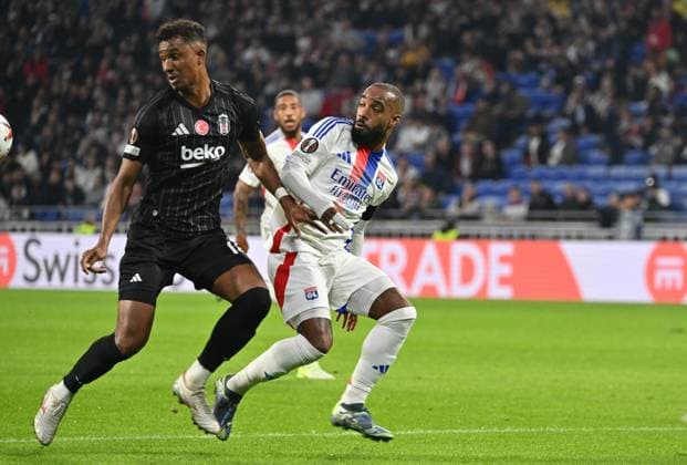 Alexandre Lacazette (lyon) vs Felix Uduokhai (besiktas) FOOTBALL: Olympique Lyonnais vs Besiktas - 24 10 2024 FredericChambert Panoramic 
