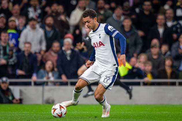 Tottenham Hotspur v AZ Alkmaar Europa League 24 10 2024. Tottenham Hotspur midfielder Brennan Johnson (22) during the Europa League match between Tottenham Hotspur and AZ Alkmaar at Tottenham Hotspur Stadium, London, United Kingdom on 24 October 2024. Editorial use only , Copyright: xIanxStephenx PSI-20649-0047