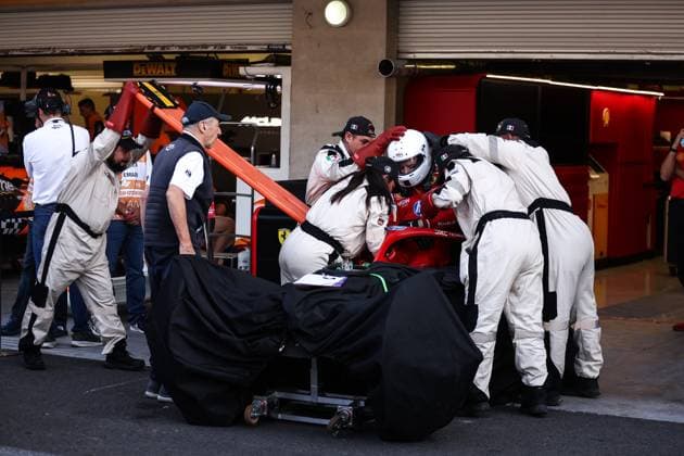 Marshal extraction test during the Formula 1 Gran Premio de la Ciudad de Mexico 2024, 20th round of the 2024 Formula One World Championship, WM, Weltmeisterschaft from October 25 to 27, 2024 on the Autodromo Hermanos Rodriguez, in Mexico City, Mexico - F1 - MEXICO CITY GRAND PRIX 2024 DPPI Panoramic  241025_R20_MESSICO_DP_EA027570