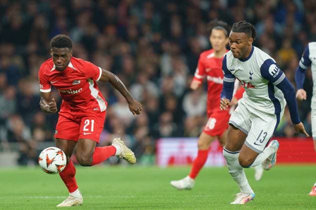 Tottenham Hotspur FC v AZ Alkmaar Ernest Poku of AZ Alkmaar under pressure from Destiny Udogie of Tottenham Hotspur during the Tottenham Hotspur FC v AZ Alkmaar UEFA Europa League Round 1 match at the Tottenham Hotspur Stadium, London, England, United Kingdom on 24 October 2024 Editorial use only. All images are copyright Every Second Media Limited. No images may be reproduced without prior permission. Copyright: xIMAGO EveryxSecondxMediax ESM-1180-0099