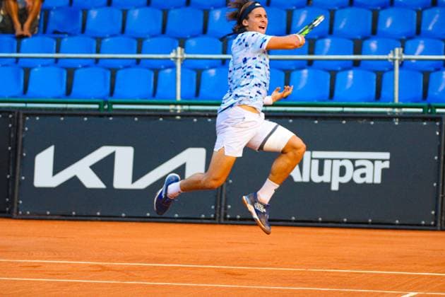 Guillen meza (ecu) advances to the quarterfinals of the ATP, Tennis Herren challenger curitiba Curitiba (pr), 10 24 2024- tennis atp challenger curitiba guillen meza jose perira- tennis player alvaro guillen meza (ecu) beat jose pereira (bra) and advanced to the quarterfinals of the atp challenger curitiba, match played on the Graciosa Country Club court on the afternoon of this Thursday, October 24, 2024 (Foto: Edson De Souza Thenews2 imago images)  Copyright: xEdsonxTeodoroxDexSouzax